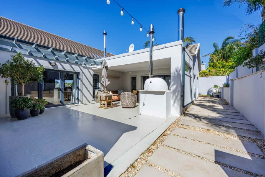 4 Bedroom Property for Sale in Kanonberg Western Cape